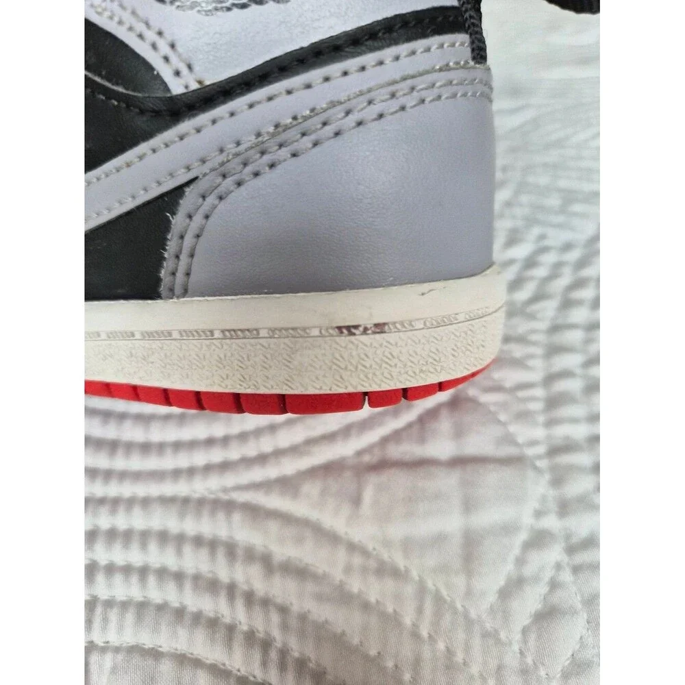 VGUC Nike Air Jordan 1 Mid TD Bred Shadow Grey Black Littlen Kids 8